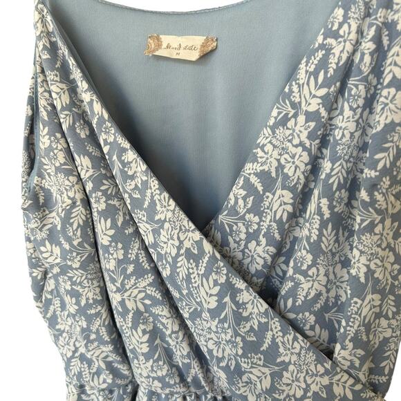 Altar'd State Women's Blue + White Floral Wrap Tank Romper Size Medium - Picture 2 of 5